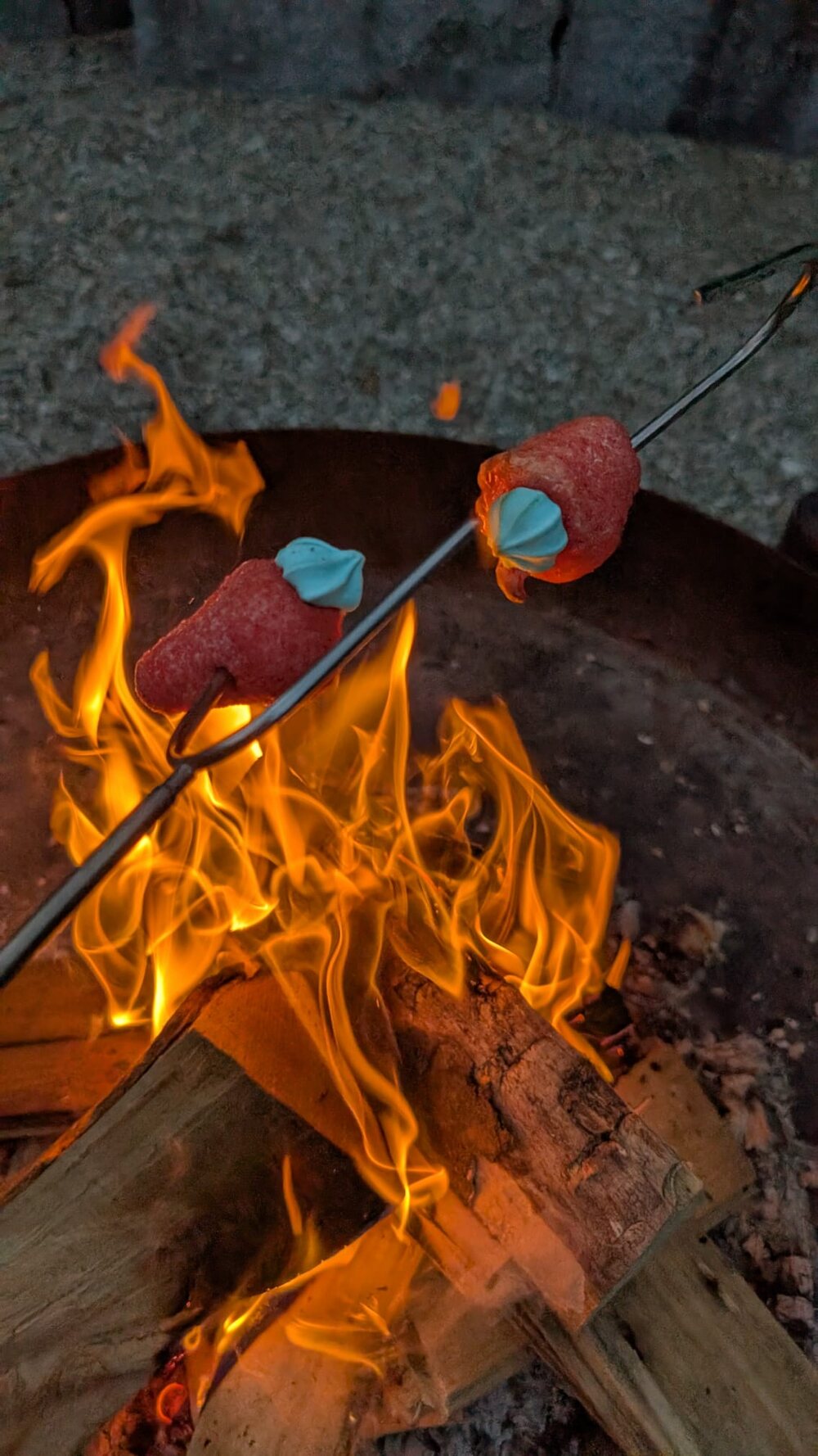 NATURFEH Marshmallow am Lagerfeuer geröstet
